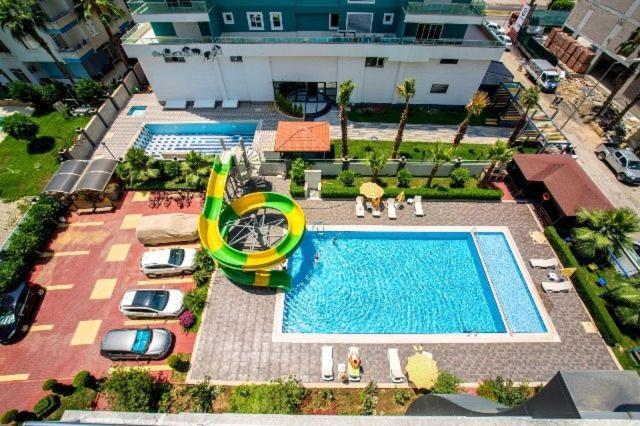Cozy Sea View Next To The Beach, In The Mid Of The Market, Saturday Bazar, Restaurants & Bars Etc, Alanya Mahmutlar! Appartement Buitenkant foto